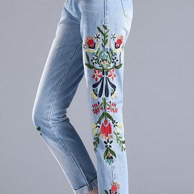Embroidery Flowers Curled 9/10 Pencil Jeans Denim..