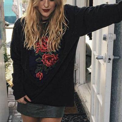 Flower Embroidery Long Solid Color Sweatshirt