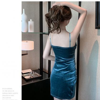 Blue Velvet V-neck Pleated Suspender Dress