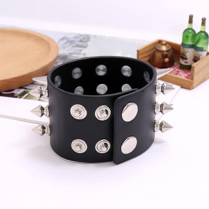 Three Row Pointed Nail Wide Leather Bracelet Bar..