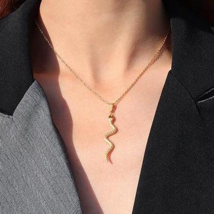 Statement Solid Color Snake Shape Necklace..