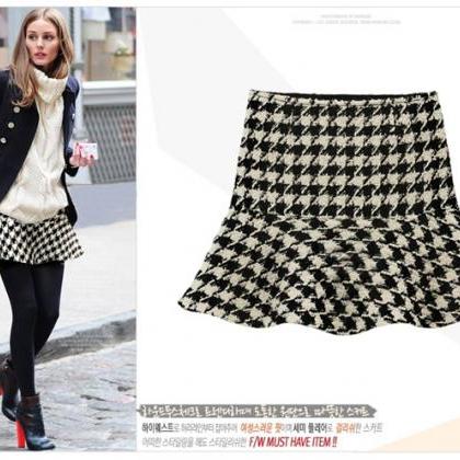 Geometric Pattern Ruffles Short Ladies Wool Ball..