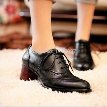 Retro Inspired Leather Oxford Shoes With Brogue..