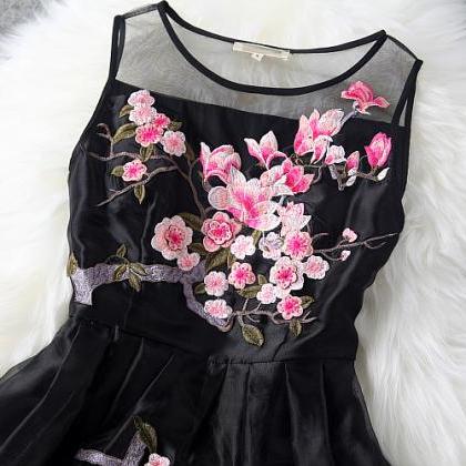 Charming Flower Embroidery Short Sk..