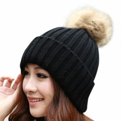 Women's Knit Cap Beanie Hat With Fur..