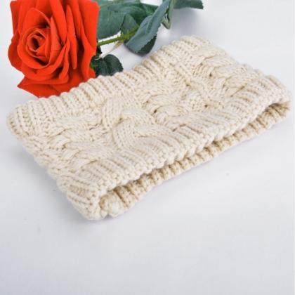 Solid Color Women's Winter Knitting..