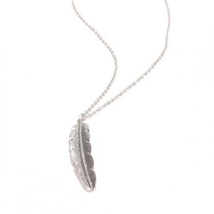 Metal Feather Women's Short Necklace