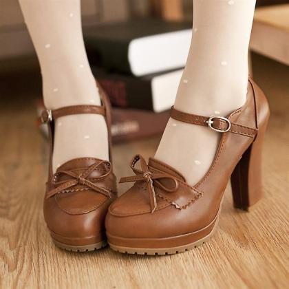 Vintage Bow Accent Almond-toe Mary Jane Heels