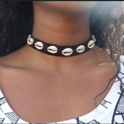 Natural Shell Decorate Collar Necklace