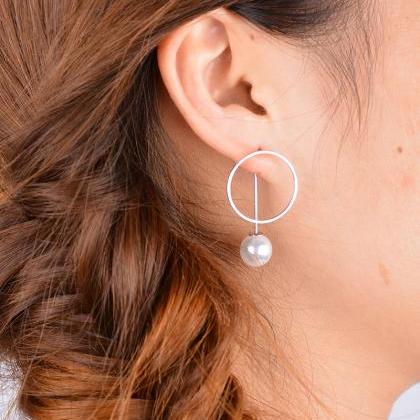 Sweet Circle Pearl Women's Earrings