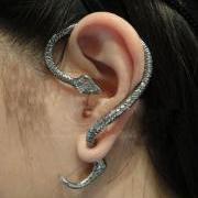 Punk Style and Stylish Twining Snake Ear Stud（ER22101701）