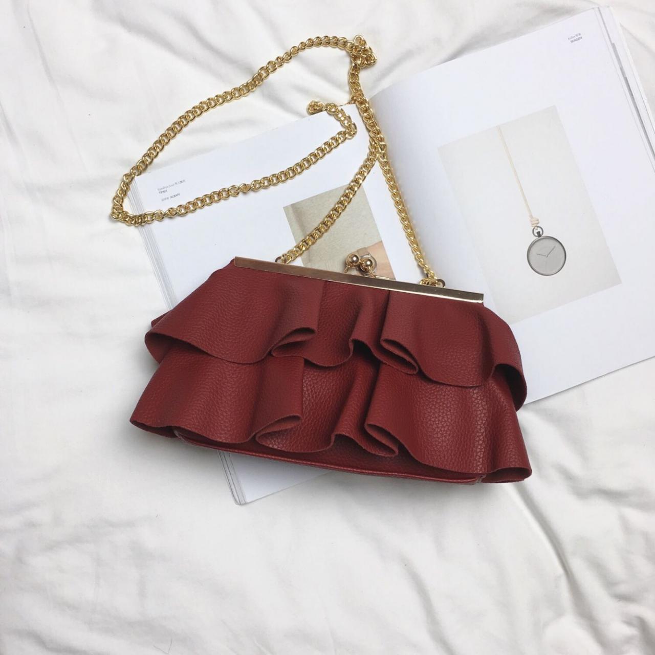 Distinctive Skirt Shape Chain Crossbody Bag