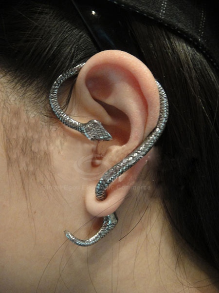 Punk Style And Stylish Twining Snake Ear Stud（er22101701）