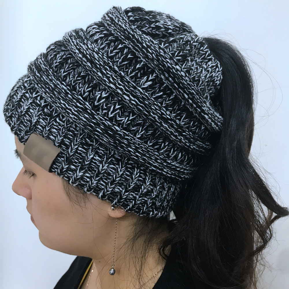 Light Gray Women's Winter Outdoor Warm Wool Hat Empty Top Horsetail Knitted Hat