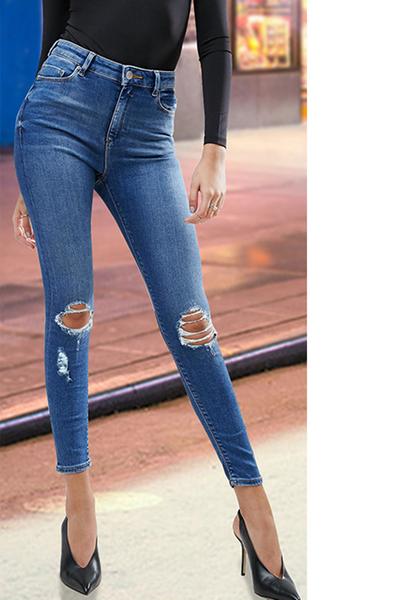 Distressed Medium Washed Regular Rise Skinny Jeans