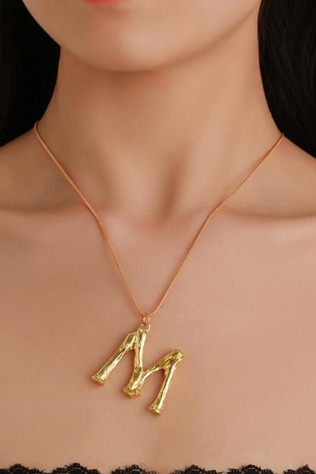Exaggerated knuckle letter imitation gold neck chain
