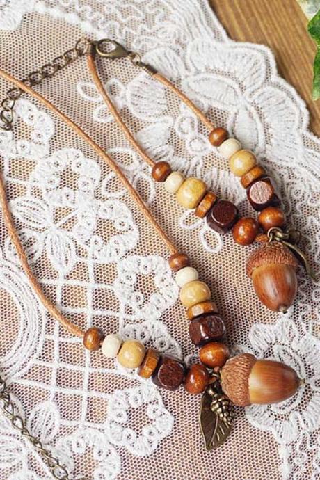 Vintage Handmade Acorn Beads Alloy Leaf Necklace