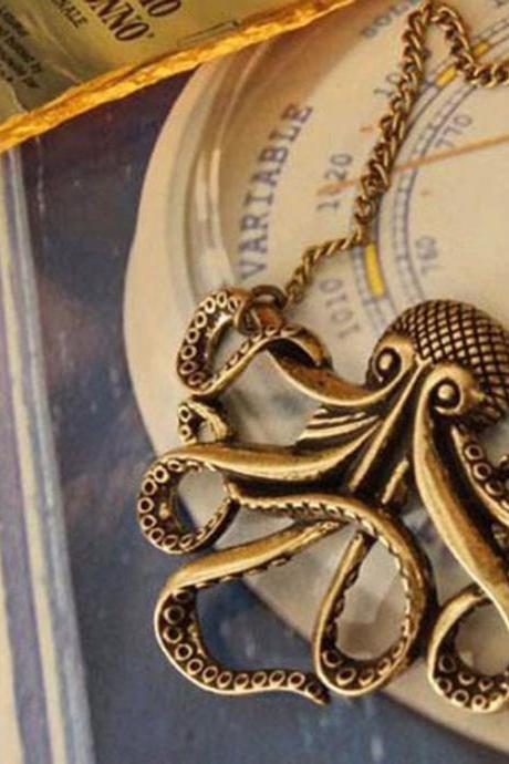 Vintage Pirates of the Caribbean Davy Jones Octopus Long Sweater Necklace
