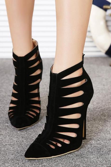 Socialite Favorites Hollow Out Pointed Black Sandals