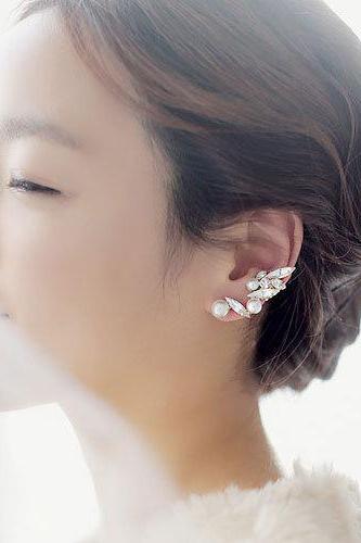 Sweet Crystal Pearl Leaves Earrings