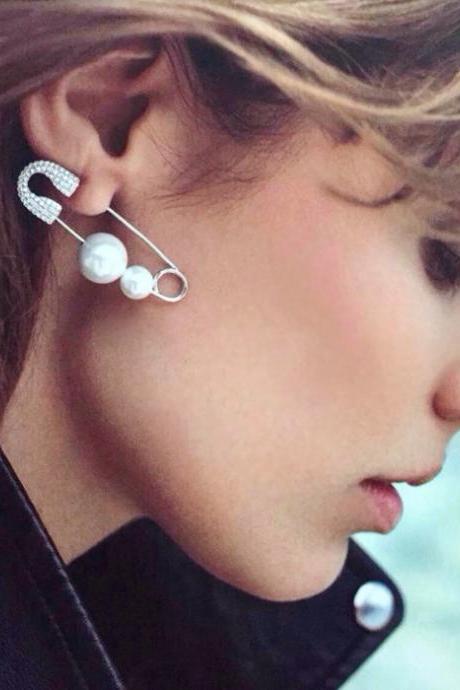 Beautiful Pin Pearl Earrings