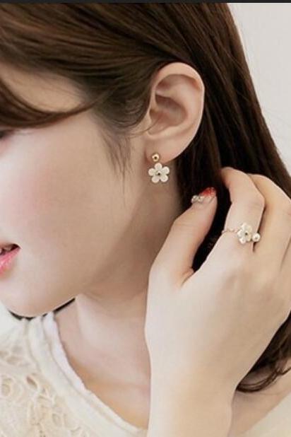 Lovely Daisy Flower Earring