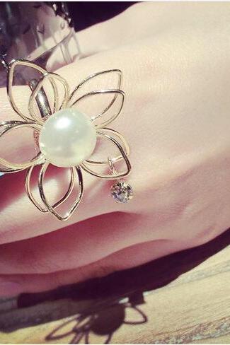South Korea&amp;amp;#039;s Pearl Hollow Three-dimensional Flower Ring