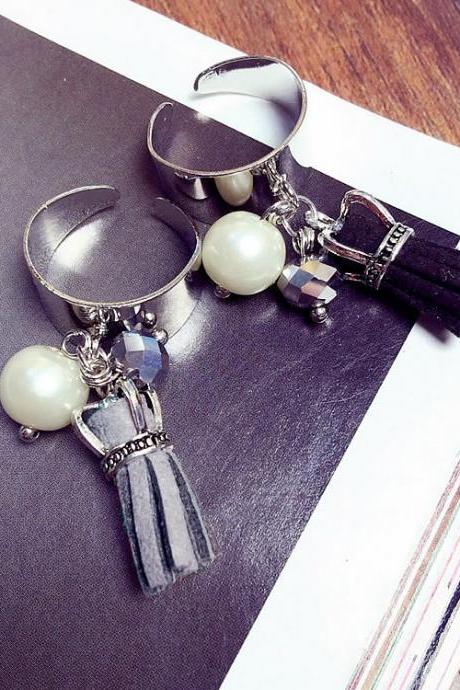 Exaggerated fashion pearl tassel ring